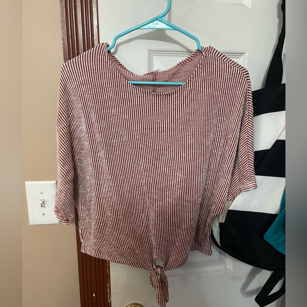 Soft blouse with tie at the bottom